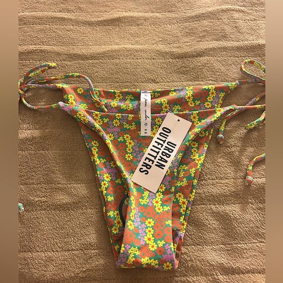 Urban Outfitters Out From Under Bikini Bottoms Sz Medium - Picture 3 of 7